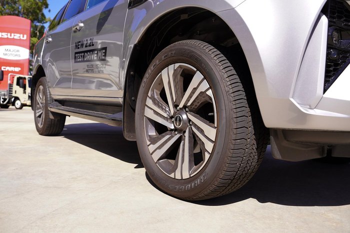 2025 Isuzu MU-X LS-T