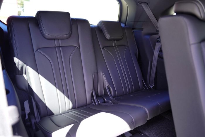 2025 Isuzu MU-X LS-T