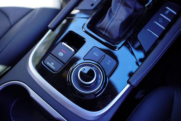 2025 Isuzu MU-X LS-T