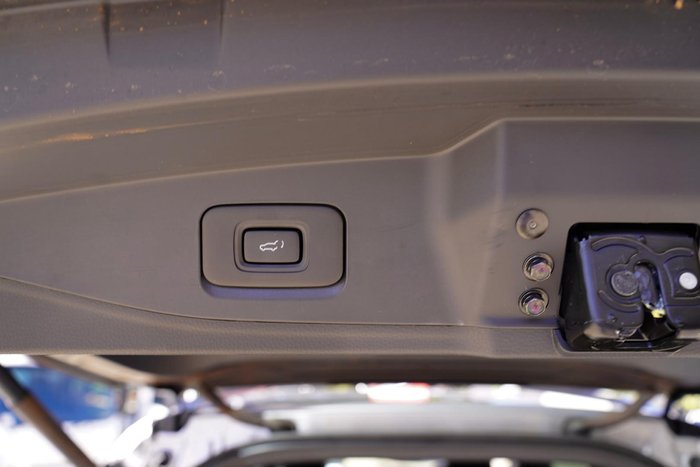 2025 Isuzu MU-X LS-T