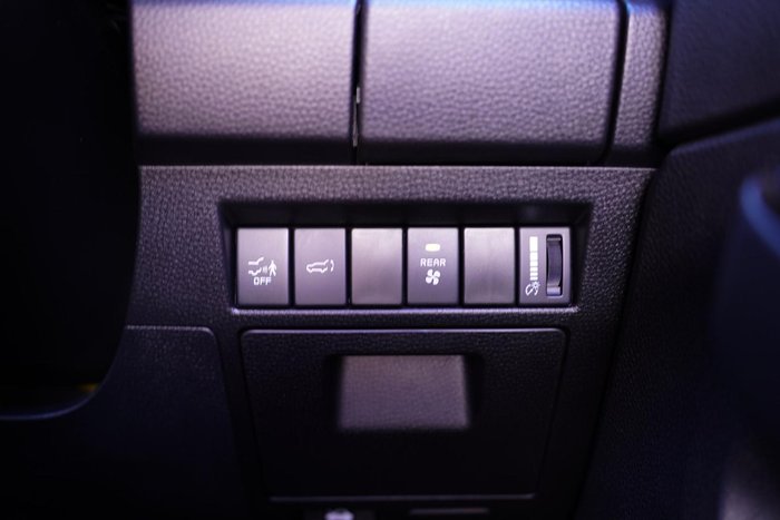 2025 Isuzu MU-X LS-T