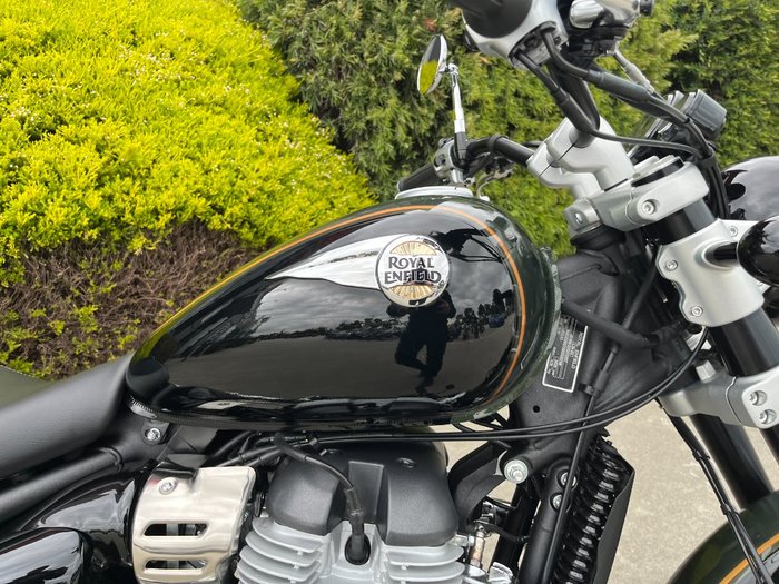 2026 Royal Enfield SUPER METEOR 650 Interstella Green