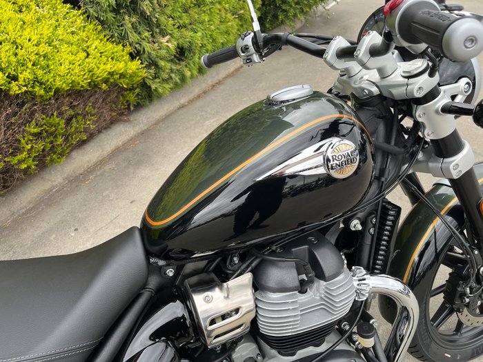 2026 Royal Enfield SUPER METEOR 650 Interstella Green