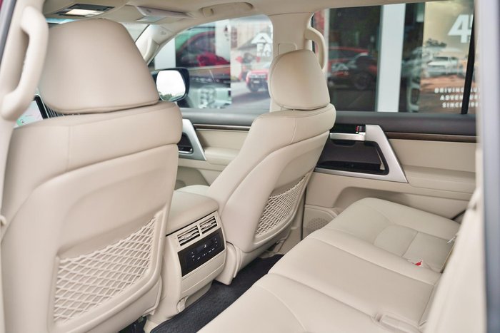 2020 Toyota Landcruiser VX