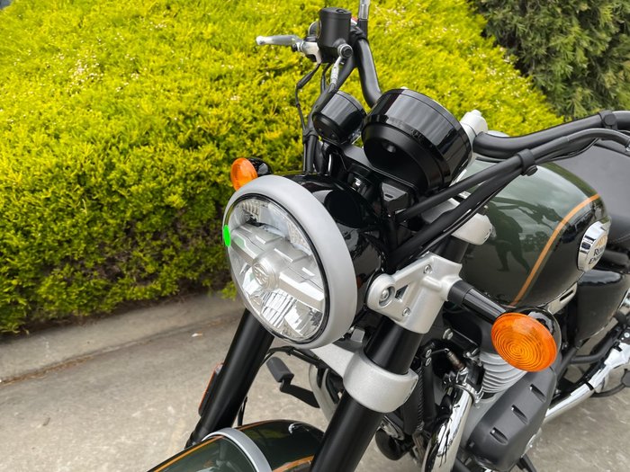 2026 Royal Enfield SUPER METEOR 650 Interstella Green