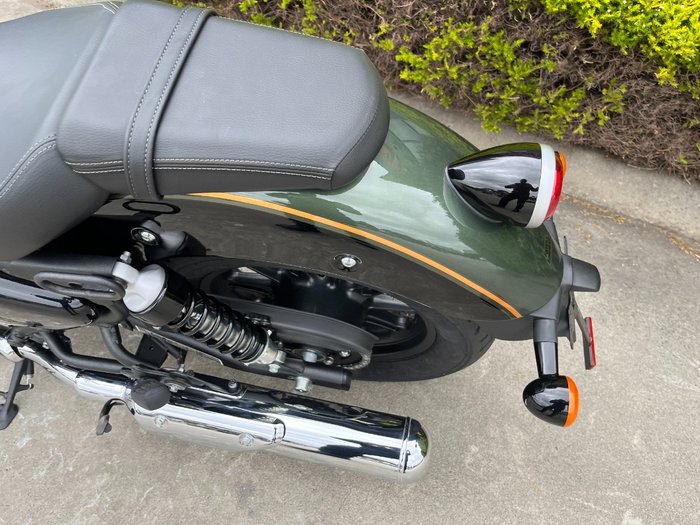 2026 Royal Enfield SUPER METEOR 650 Interstella Green