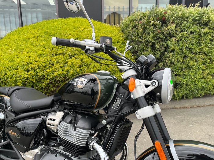 2026 Royal Enfield SUPER METEOR 650 Interstella Green