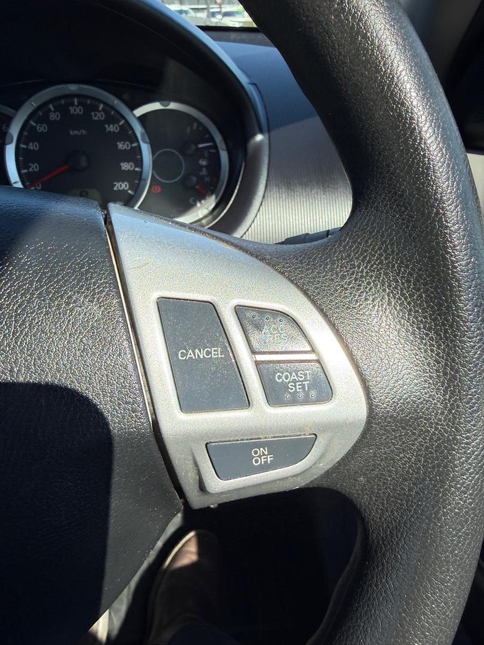 2014 Mitsubishi Triton GLX