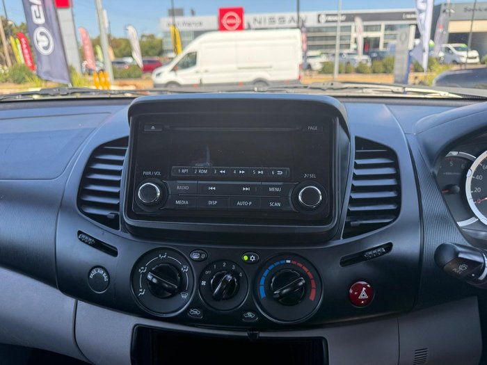 2014 Mitsubishi Triton GLX