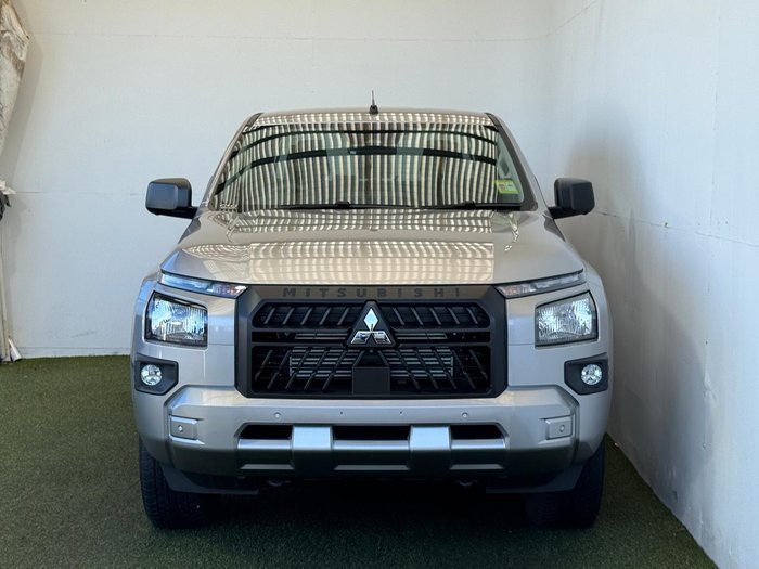 2025 Mitsubishi Triton GLX-R