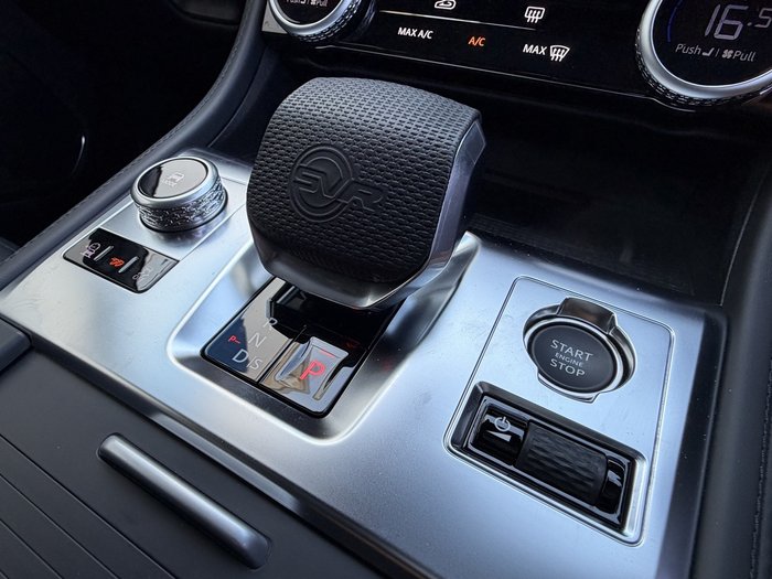 2024 Jaguar F-PACE SVR 575 Edition