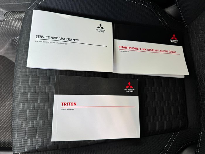 2025 Mitsubishi Triton GLX+