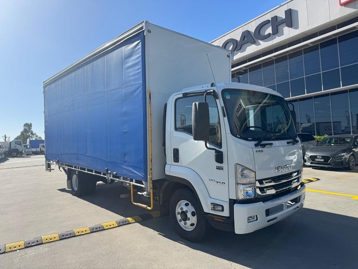 2021 Isuzu F Series FRR107-210