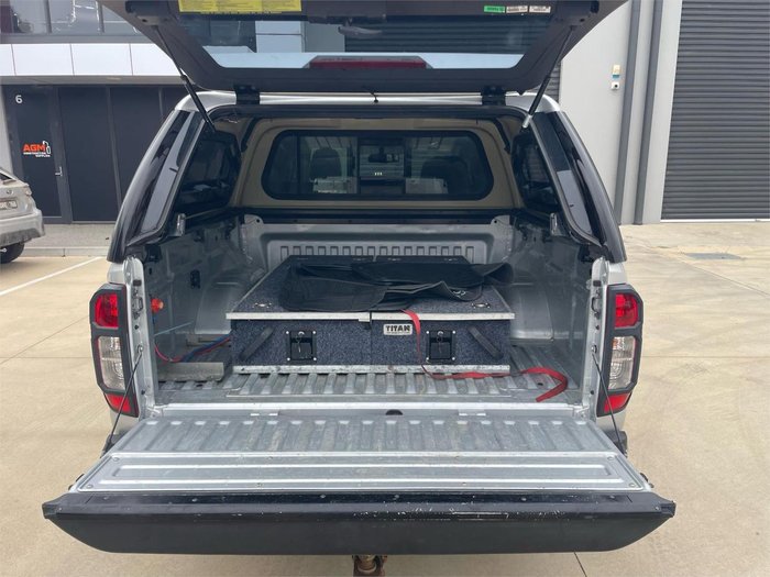 2017 Nissan Navara SL D23 Series 2 4X4 Dual Range Brilliant Silver