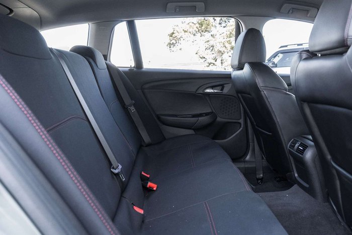 2016 Holden Commodore SV6 Black