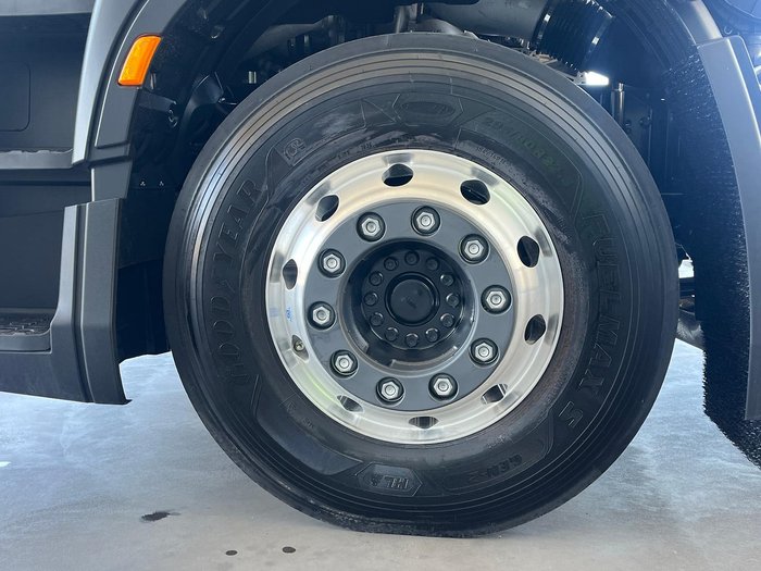 2025 Iveco S-Way AT600