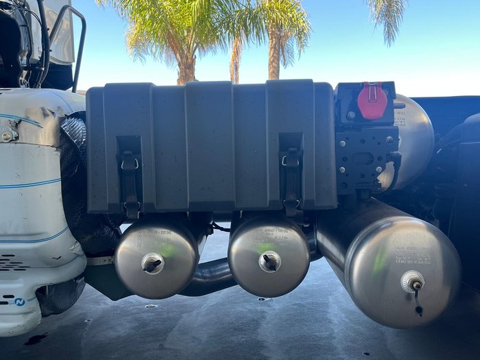 2025 Iveco S-Way AT600