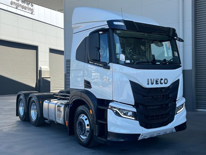 2025 Iveco S-Way AT600