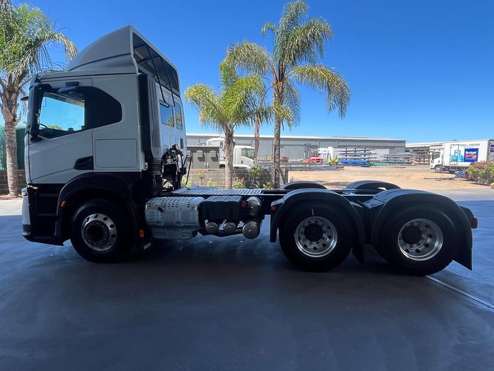 2025 Iveco S-Way AT600