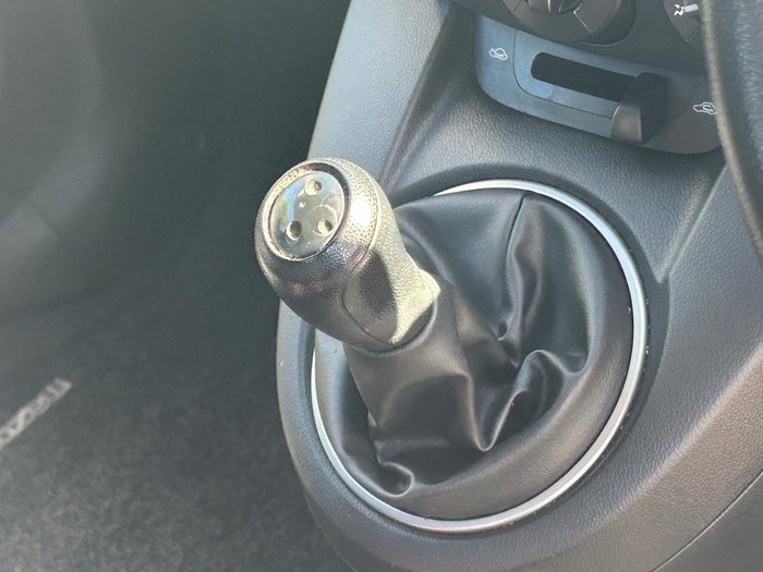 2014 Mazda 2 Neo Sport