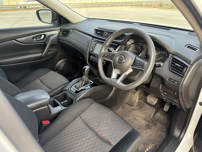 2022 Nissan X-TRAIL ST