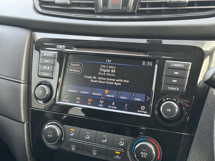 2022 Nissan X-TRAIL ST