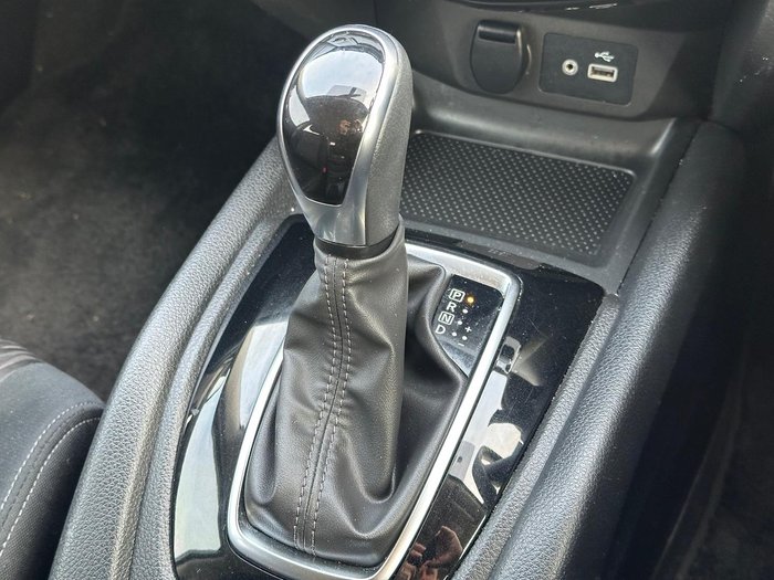 2022 Nissan X-TRAIL ST