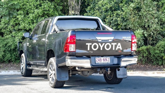 2020 Toyota Hilux SR5