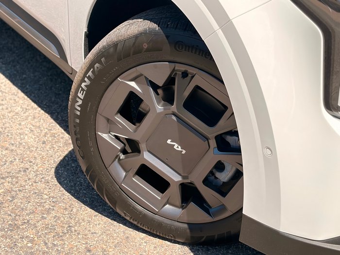 2024 Kia Carnival GT-Line HEV