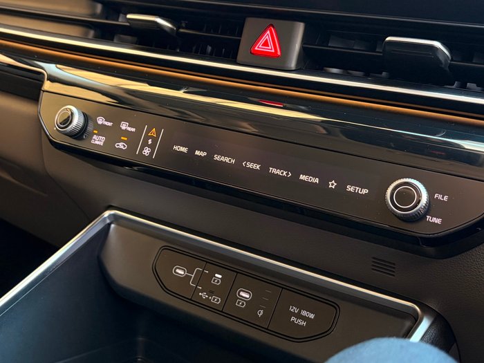 2024 Kia Carnival GT-Line HEV