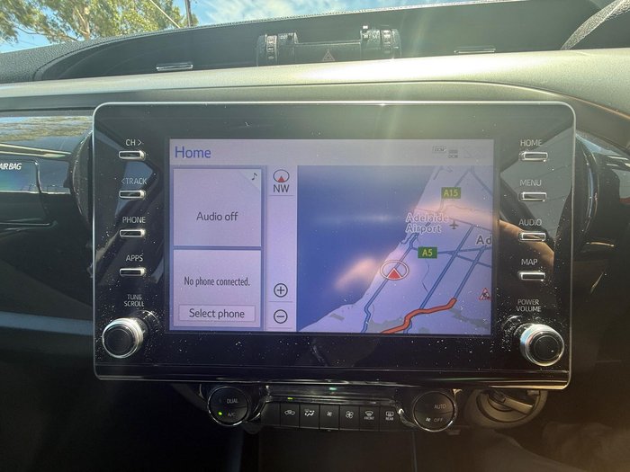 2023 Toyota Hilux SR5