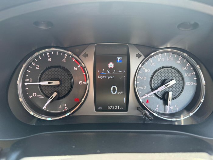 2023 Toyota Hilux SR5