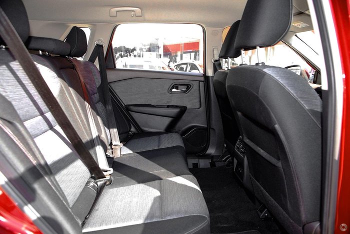 2026 Nissan X-TRAIL ST