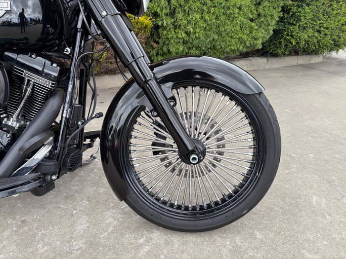 2017 HARLEY-DAVIDSON FLSS SOFTAIL SLIM S Black