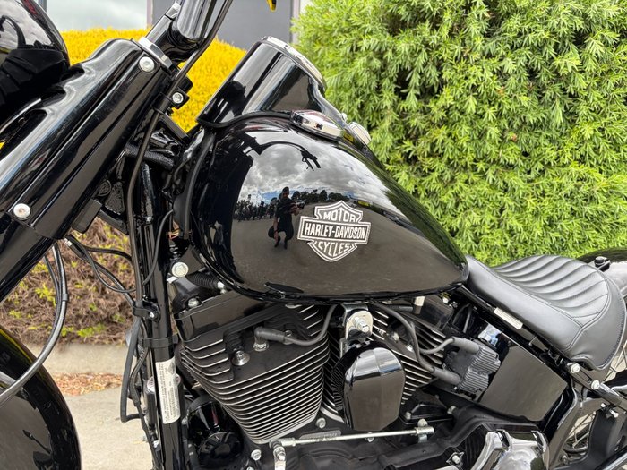 2017 HARLEY-DAVIDSON FLSS SOFTAIL SLIM S Black
