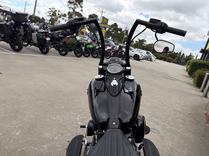 2017 HARLEY-DAVIDSON FLSS SOFTAIL SLIM S Black