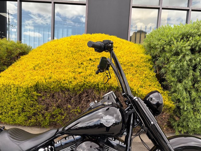 2017 HARLEY-DAVIDSON FLSS SOFTAIL SLIM S Black