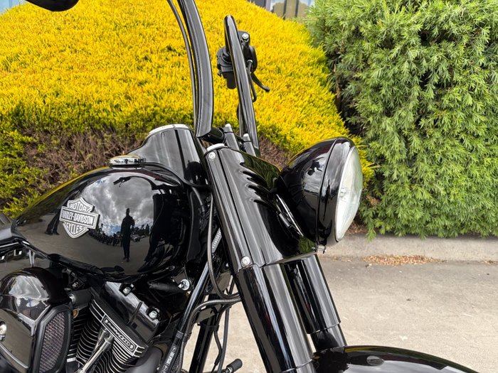 2017 HARLEY-DAVIDSON FLSS SOFTAIL SLIM S Black
