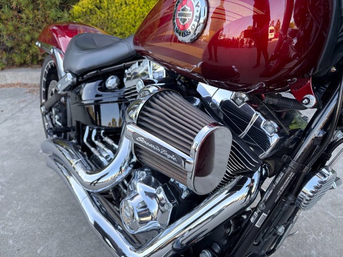 2017 HARLEY-DAVIDSON FXSB SOFTAIL BREAKOUT Red