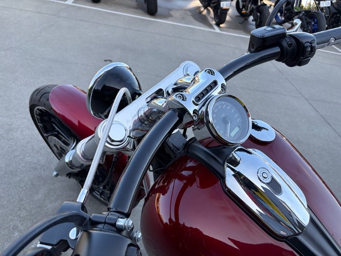 2017 HARLEY-DAVIDSON FXSB SOFTAIL BREAKOUT Red