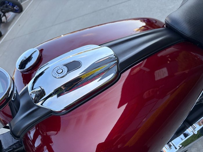 2017 HARLEY-DAVIDSON FXSB SOFTAIL BREAKOUT Red