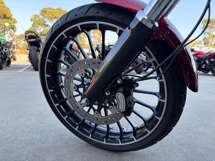 2017 HARLEY-DAVIDSON FXSB SOFTAIL BREAKOUT Red