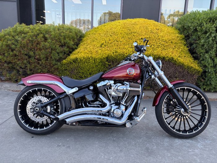 2017 HARLEY-DAVIDSON FXSB SOFTAIL BREAKOUT Red