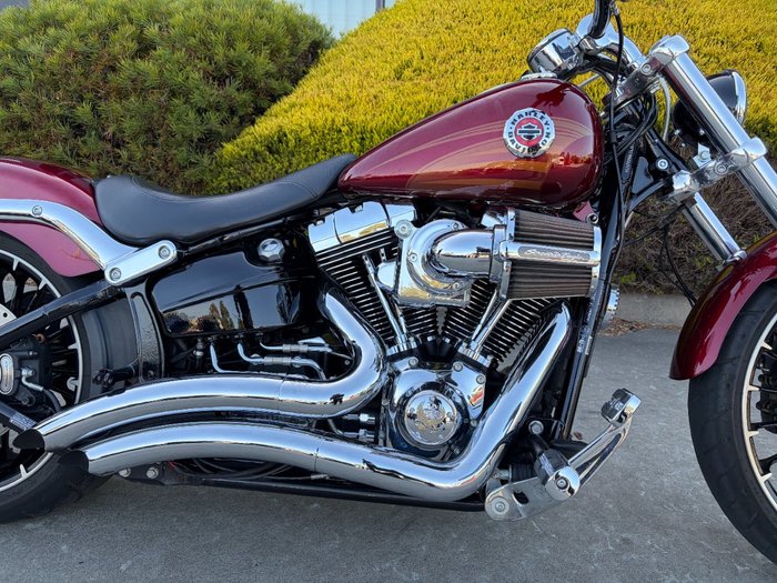 2017 HARLEY-DAVIDSON FXSB SOFTAIL BREAKOUT Red