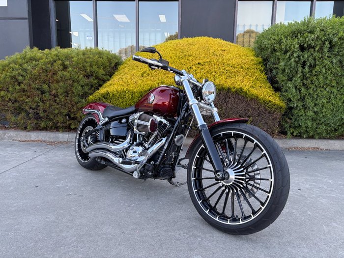 2017 HARLEY-DAVIDSON FXSB SOFTAIL BREAKOUT Red