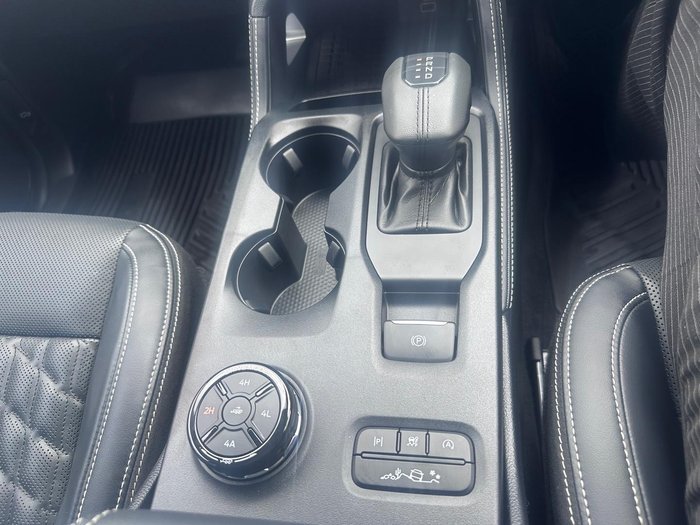 2025 Ford Everest Platinum