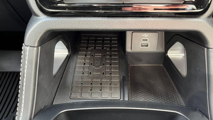 2025 Ford Everest Platinum