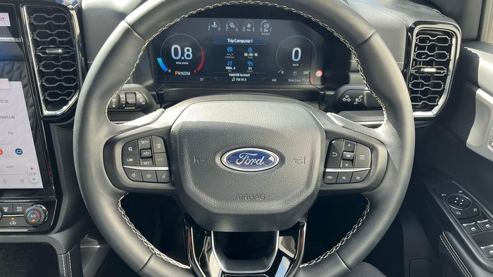 2025 Ford Everest Platinum