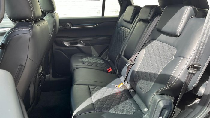 2025 Ford Everest Platinum