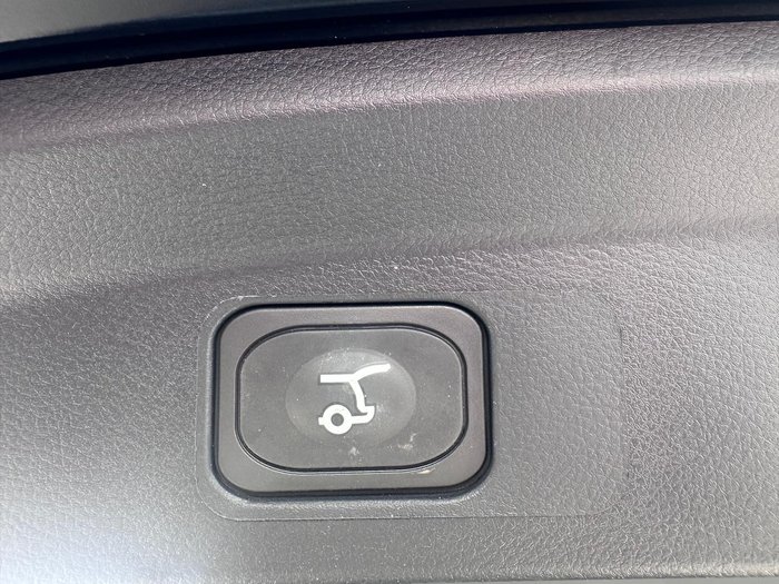 2025 Ford Everest Platinum